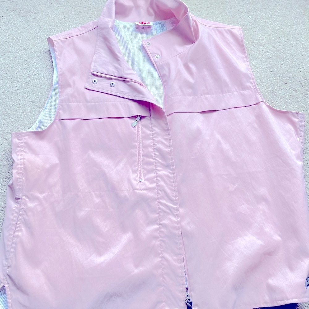 Alia Sport vest is n pink.  XL